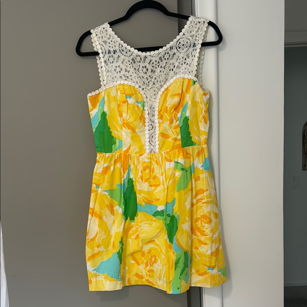 Lily Pulitzer Yellow floral dress size 6 hardly worn